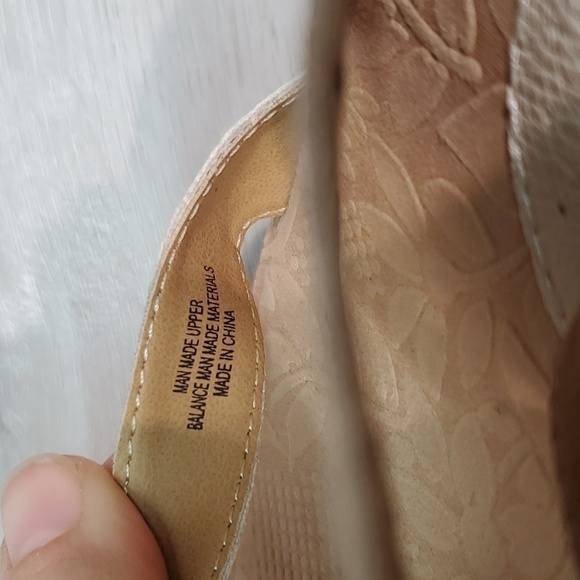 Born B.O.C Women Casaba Laser Cut Comfort Sandals shoes Loop Toe Flats shoes 8 - Picture 10 of 11